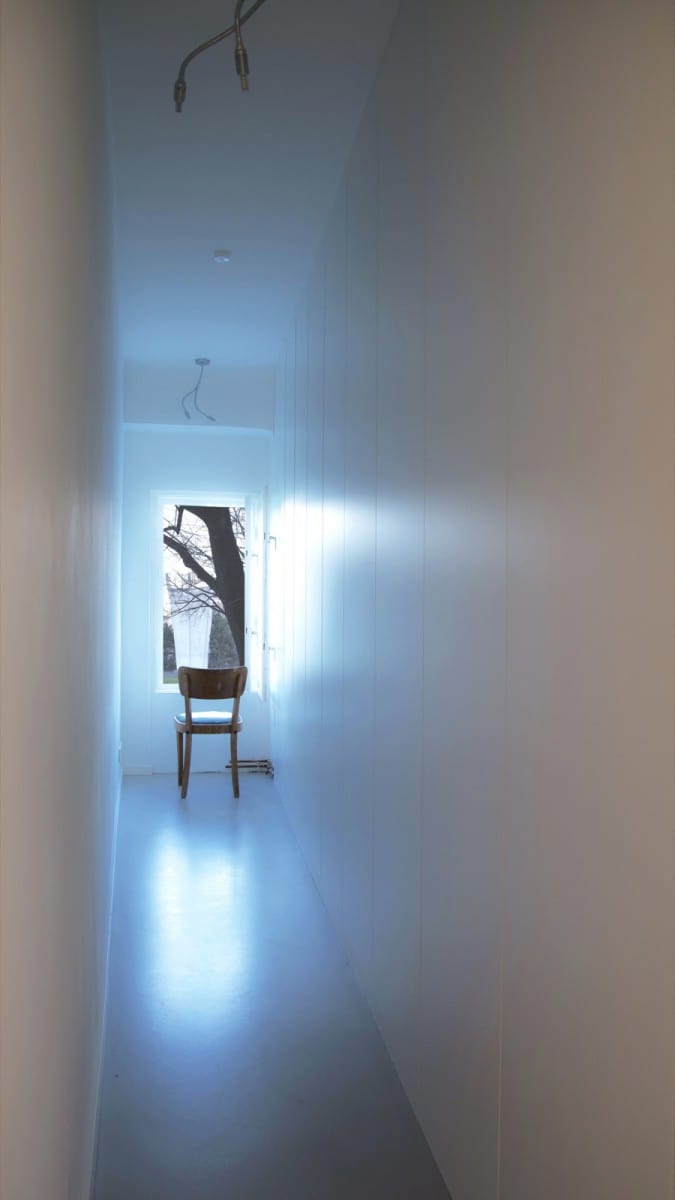 Berlin-Tempelhof Altbau-Wohnung mit Badewanne im Wohnzimmer Architekt Alexander John Huston luftbruecke01