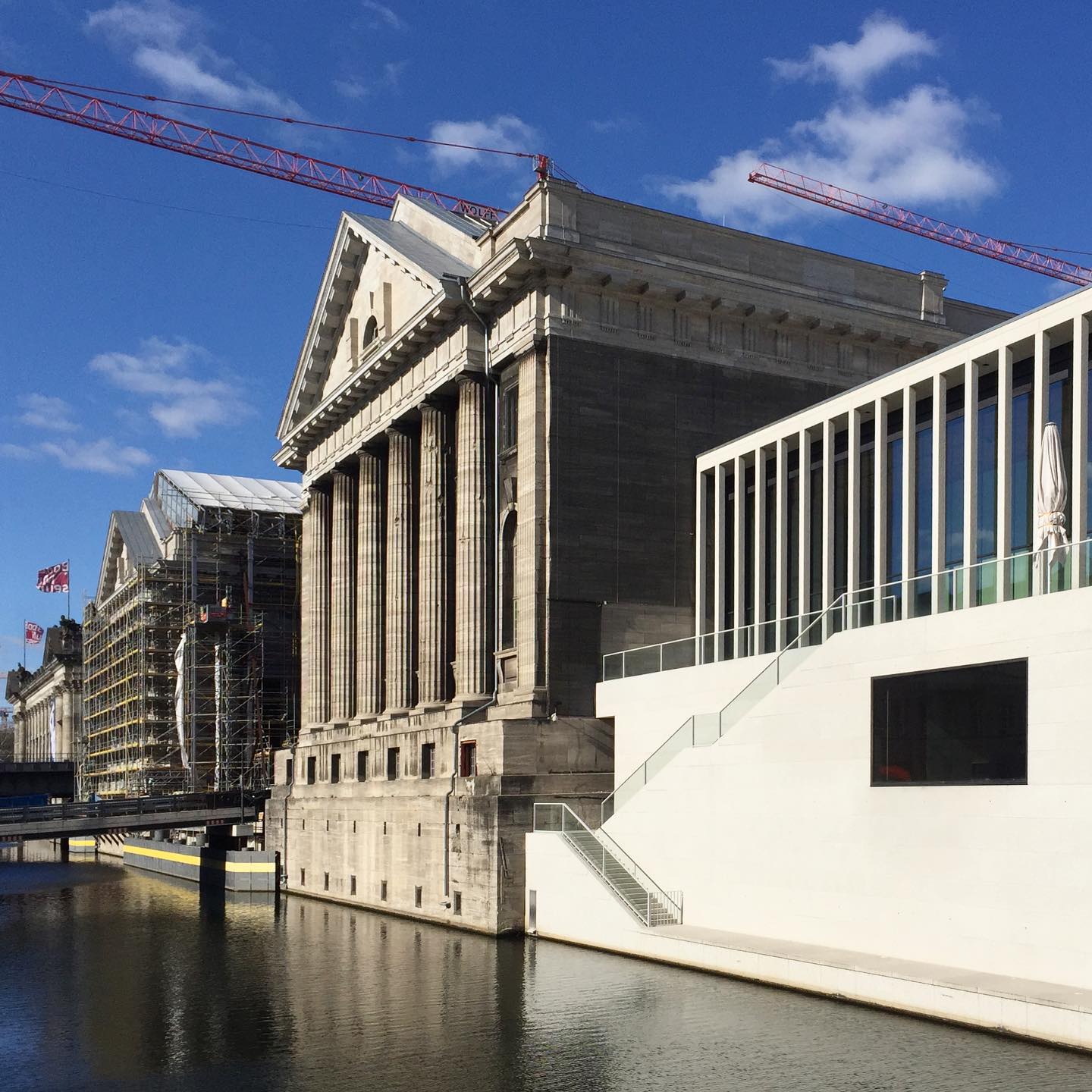 Die James-Simon-Galerie von David Chipperfield Architects als architektonisches Bindeglied der Museumsinsel Berlin (Foto: Eric Sturm, 2020)