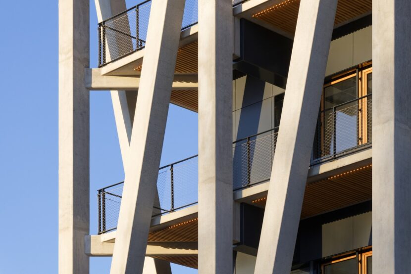 Detailansicht der Y-Betonstützen des Exoskeletts (Foto: © Nicolas Fussler)