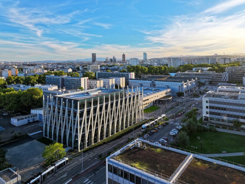 Der Holz-Beton-Hybridbau von Z Architecture am Campus LyonTech-la Doua (F), Foto: © Nicolas Fussler