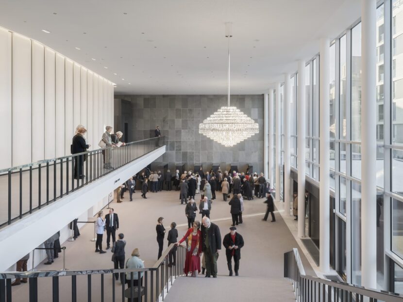 Foyer und Galerie-Ebene (Foto © Marcus Bredt)